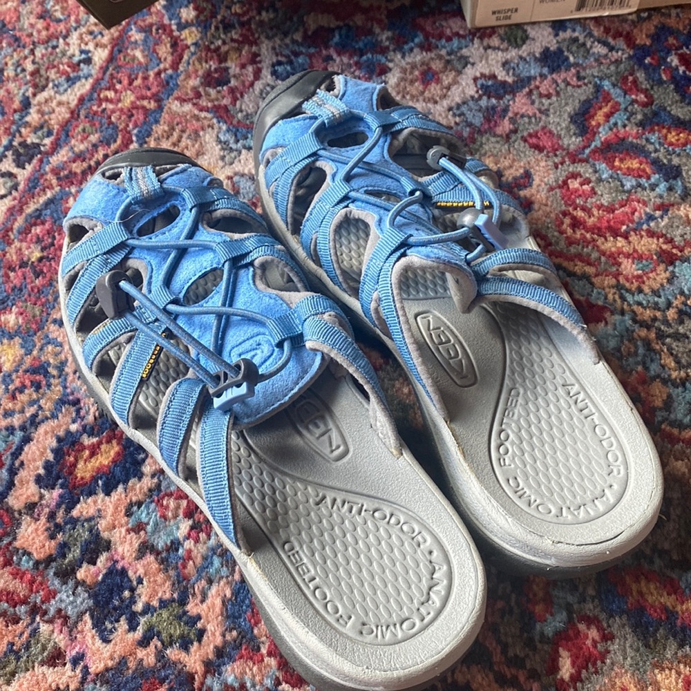 KEEN Whisper Slide in neutral gray